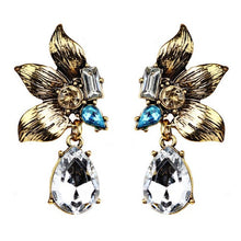 Load image into Gallery viewer, Petal Rhinestone Earrings